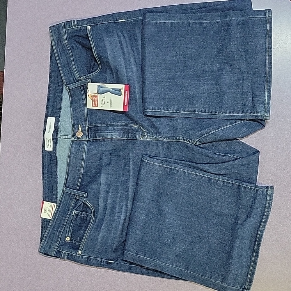Levi Strauss Signature Midrise Bootcut size 26M